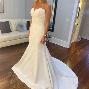 Justin Alexander Signature Wedding Dress Size 6 Ivory